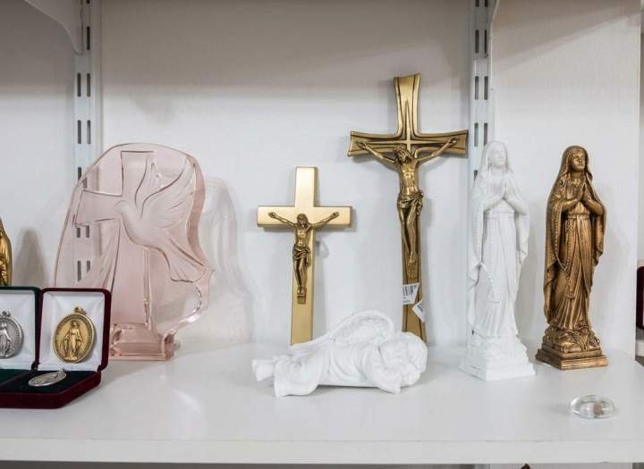 Accessoires funéraires variés Martinique
